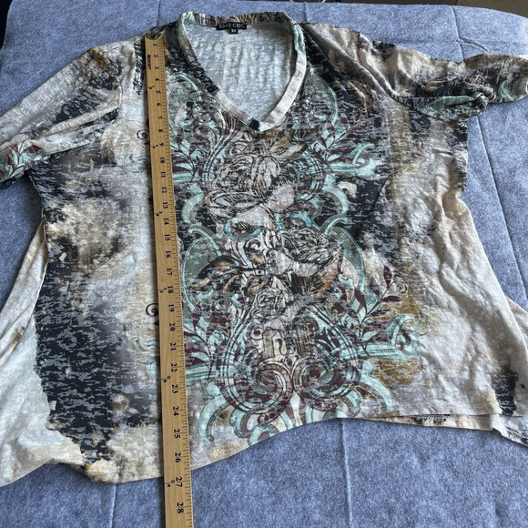 Boho Chic Top Womens Plus Size 2X 3/4 Sleeve Sharkbite Hem Abstract Western - Picture 8 of 9